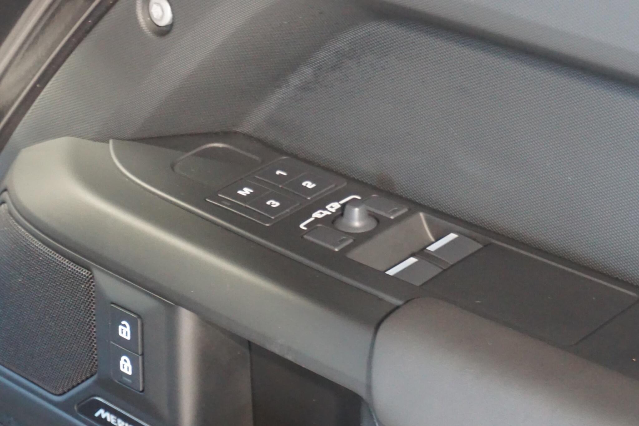 Land Rover Defender 110 3.0 D350 MHEV X-Dynamic HSE Hard Top SUV 5dr Diesel Auto 4WD MWB Euro 6 (s/s) (350 ps)